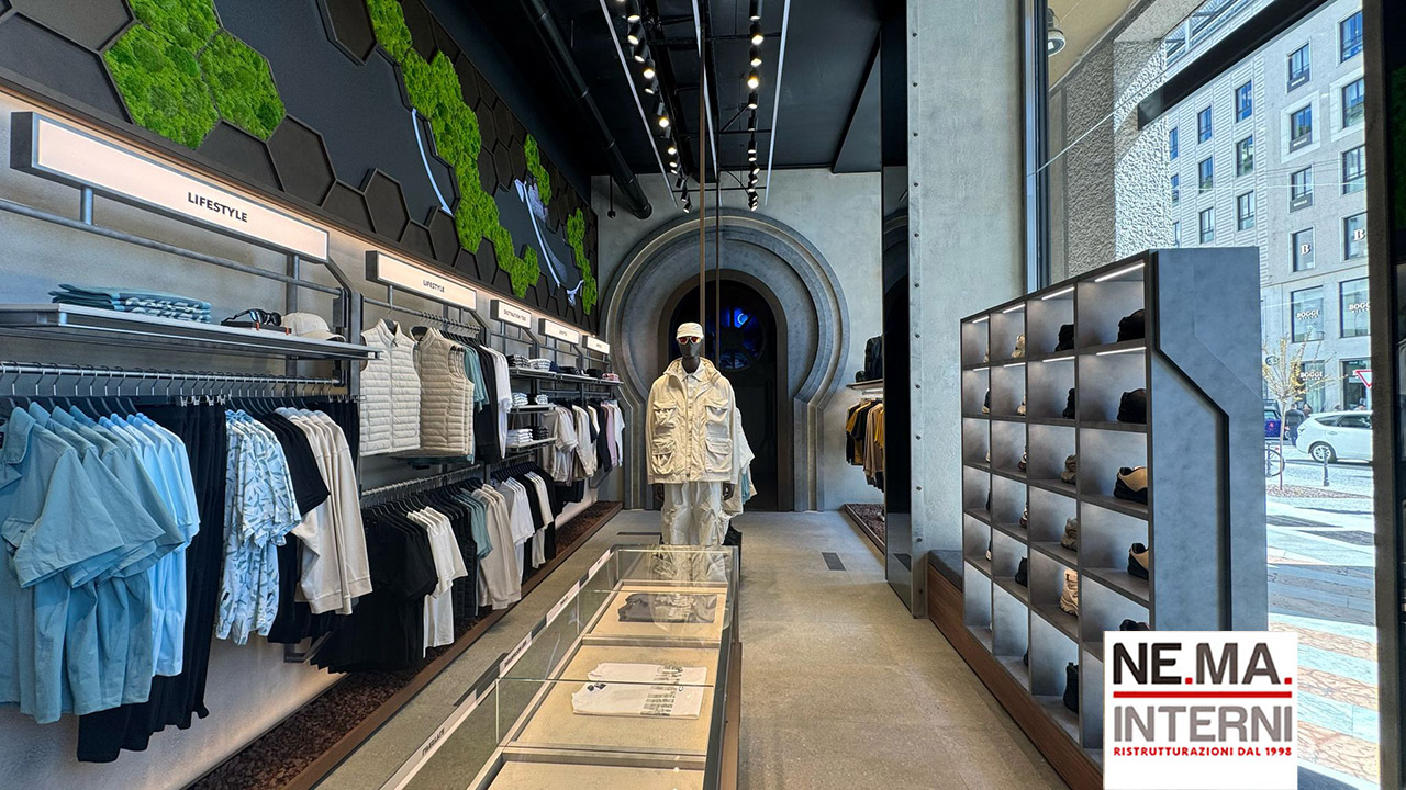 Ristrutturazione punto vendita Oakley San Babila in Milano  1 Ristrutturazione punto vendita Oakley San Babila in Milano